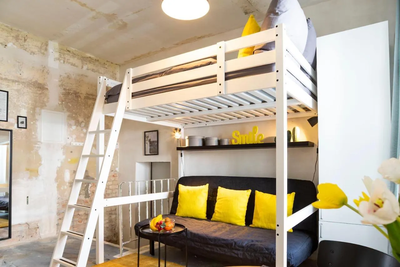Shabby Chic Apartment +Freshly Furnished +Self Check-In Berlin