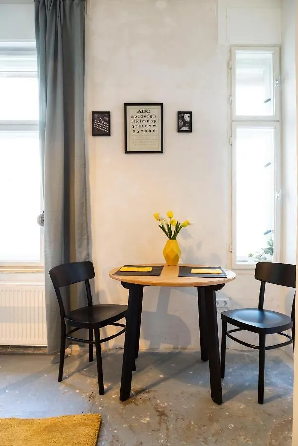 Shabby Chic Apartment +Freshly Furnished +Self Check-In Berlin